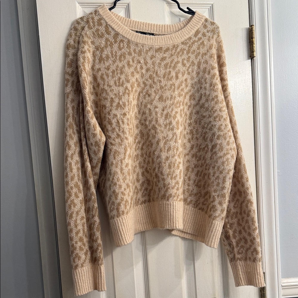 Jessica Simpson Beige Animal Print Sweater size L